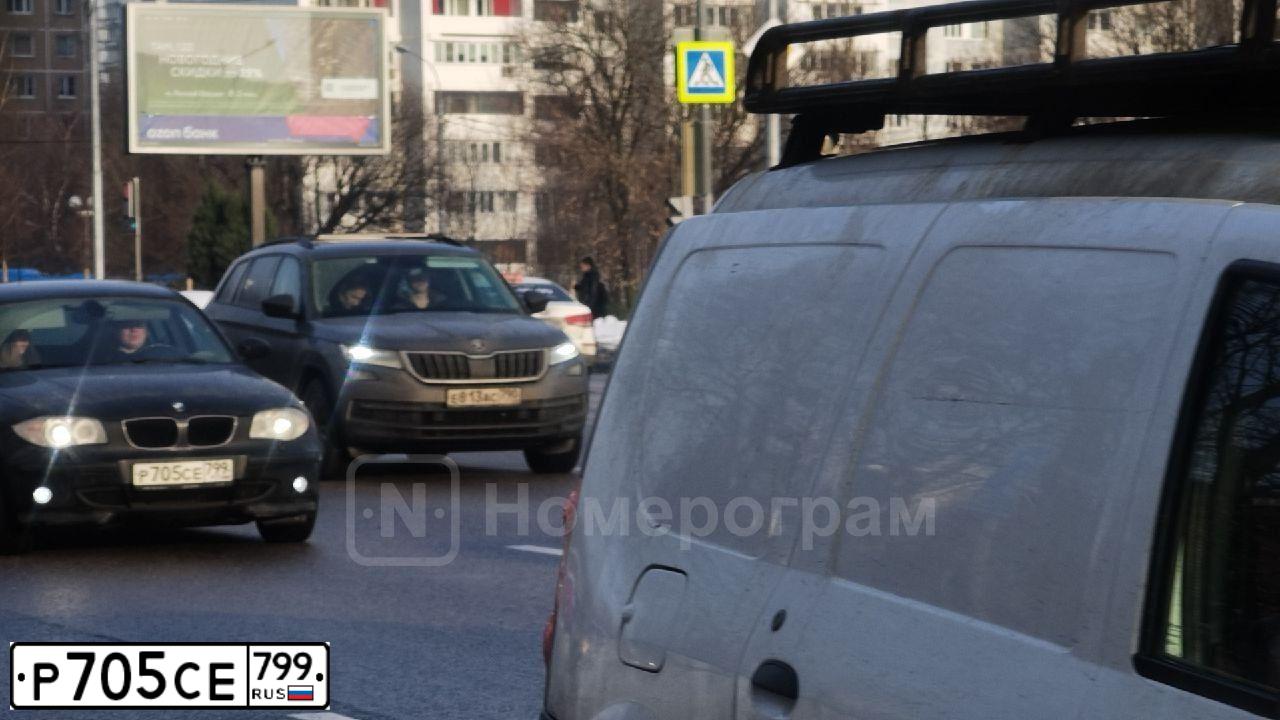 Фото автомобиля BMW SERIE 1, 2006 — госномер Р705СЕ799