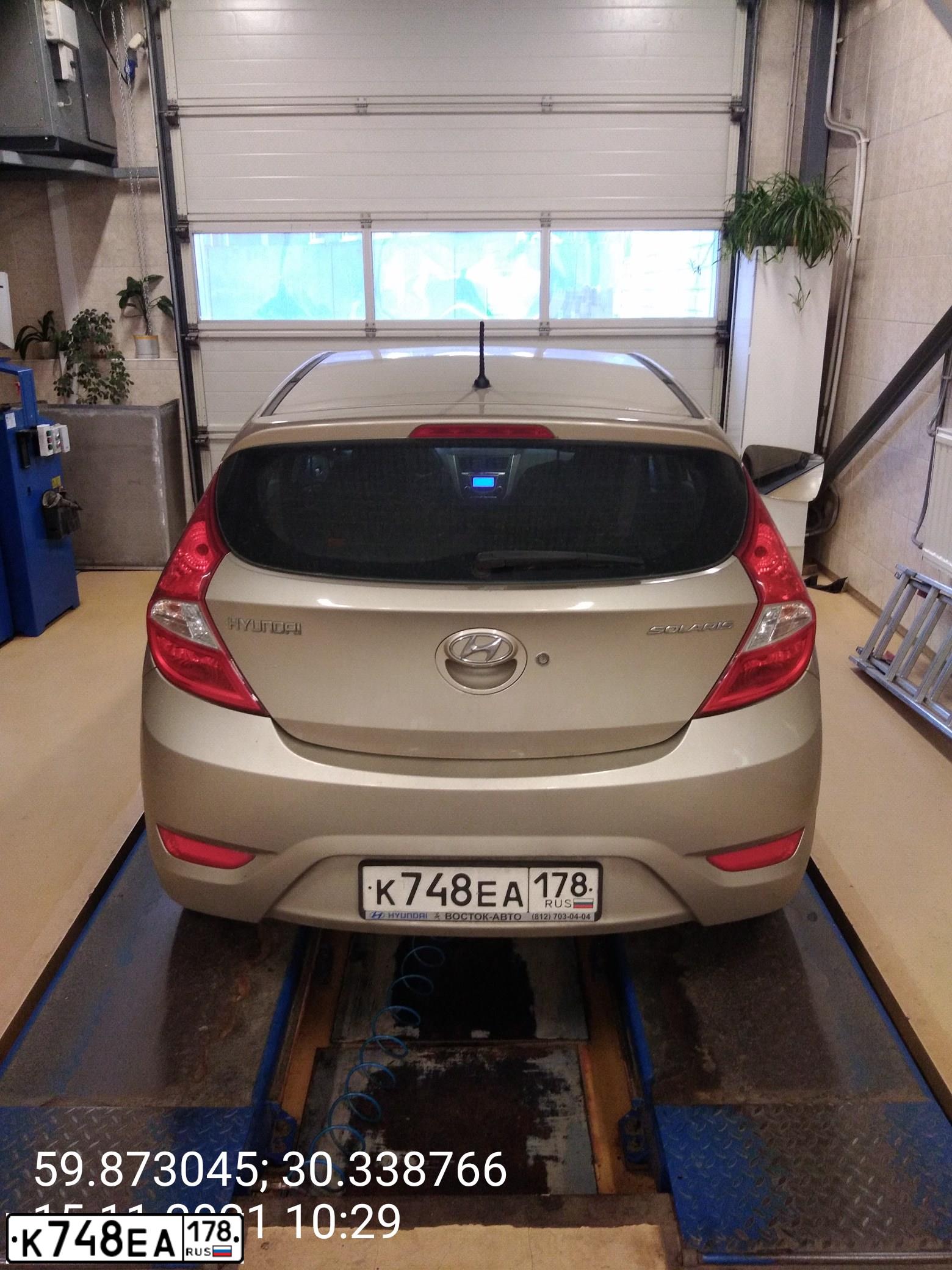 Фото автомобиля HYUNDAI SOLARIS, 2011 — госномер К748ЕА178. Цвет: БЕЖЕВО-СЕРЫЙ