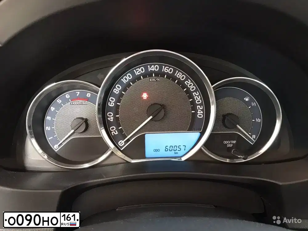 Фото автомобиля TOYOTA COROLLA, 2014 — госномер М220АК761. Цвет: Белый