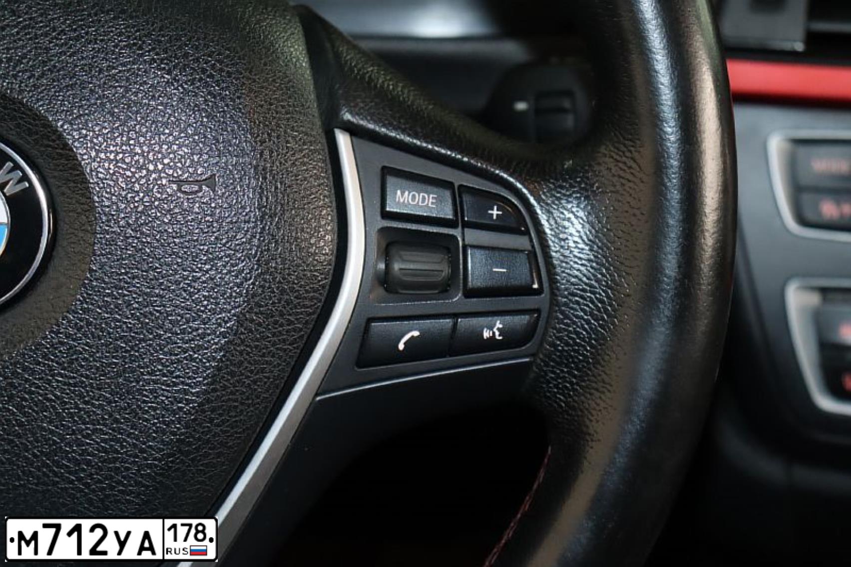 Фото автомобиля VOLKSWAGEN POLO, 2020 — госномер М712УА10. Цвет: Белый