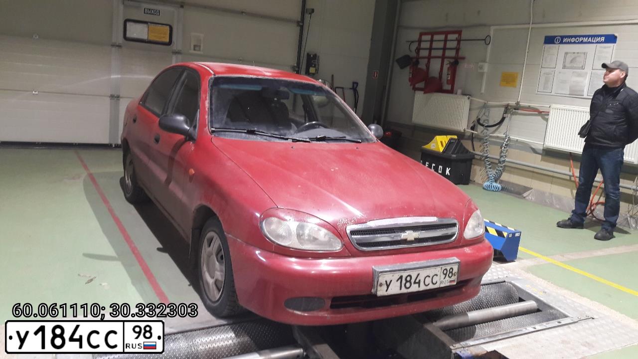 Фото автомобиля ZAZ Z LANOS, 2008 — госномер У184СС98. Цвет: Красный