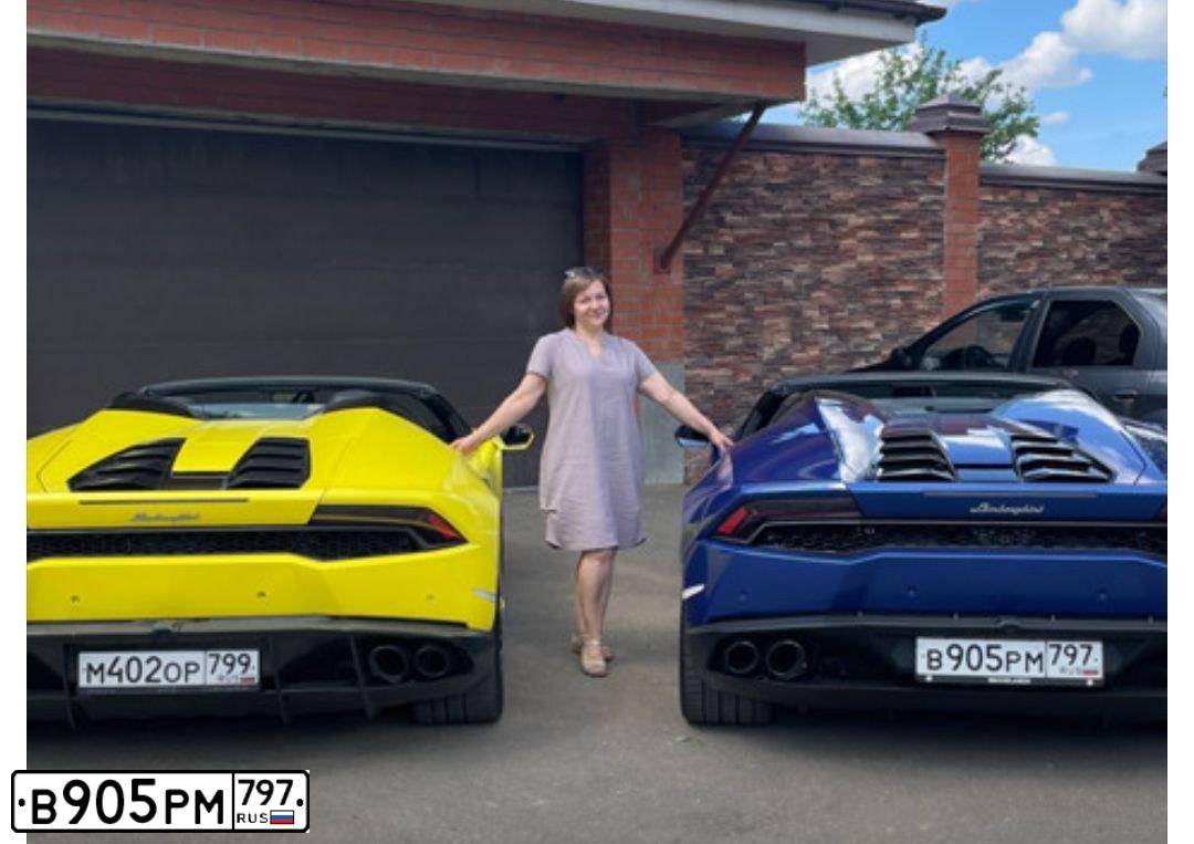 Фото автомобиля LAMBORGHINI HURACAN, 2017 — госномер С747УО77. Цвет: синий