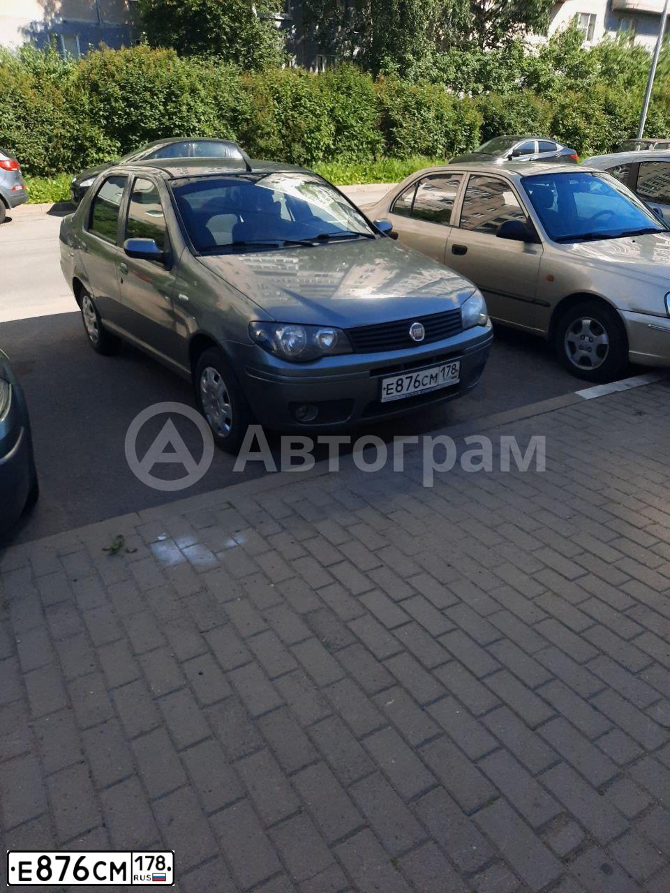 Фото автомобиля FIAT ALBEA, 2011 — госномер Е876СМ178. Цвет: ЧЕРНЫЙ