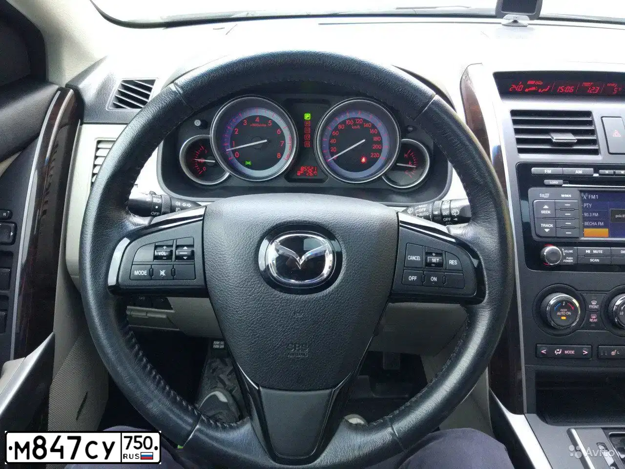 Фото автомобиля MAZDA CX-9, 2010 — госномер Е280КХ178. Цвет: Белый