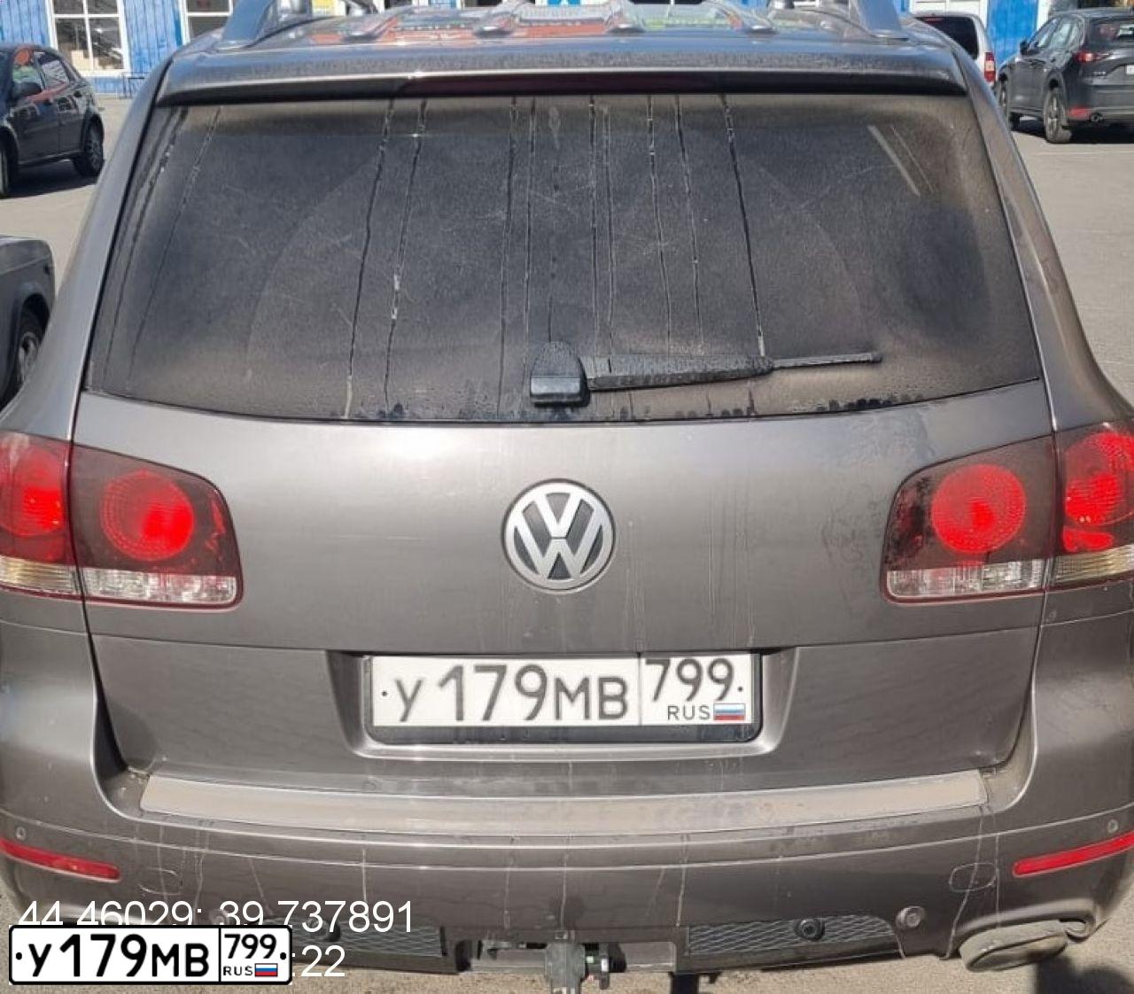 Фото автомобиля VOLKSWAGEN TOUAREG, 2009 — госномер М147ВВ35. Цвет: СЕРЫЙ