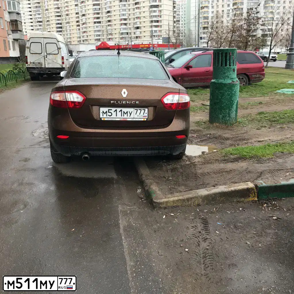 Фото автомобиля RENAULT FLUENCE, 2014 — госномер М511МУ777. Цвет: КОРИЧНЕВЫЙ