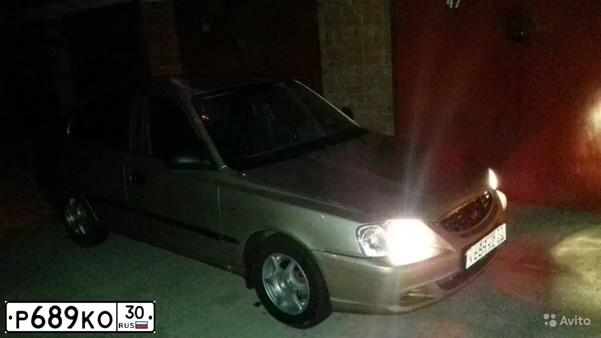 Фото автомобиля TOYOTA CAMRY, 2011 — госномер С164КР30. Цвет: СЕРЕБРИСТЫЙ МЕТАЛЛИК