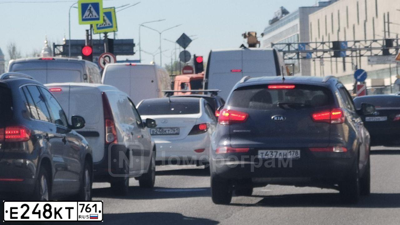 Фото автомобиля MERCEDES GLE-KLASSE, 2017 — госномер Е096ВТ799. Цвет: ЧЕРНЫЙ