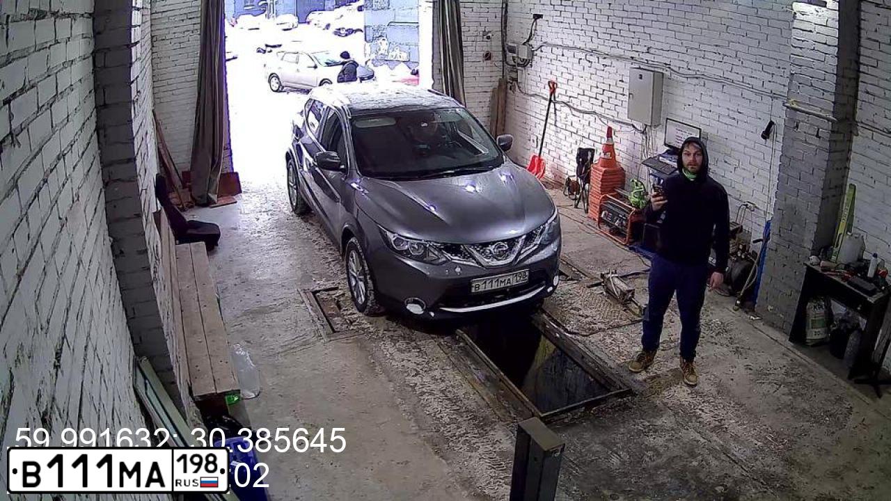 Фото автомобиля NISSAN QASHQAI, 2018 — госномер В111МА198. Цвет: серый