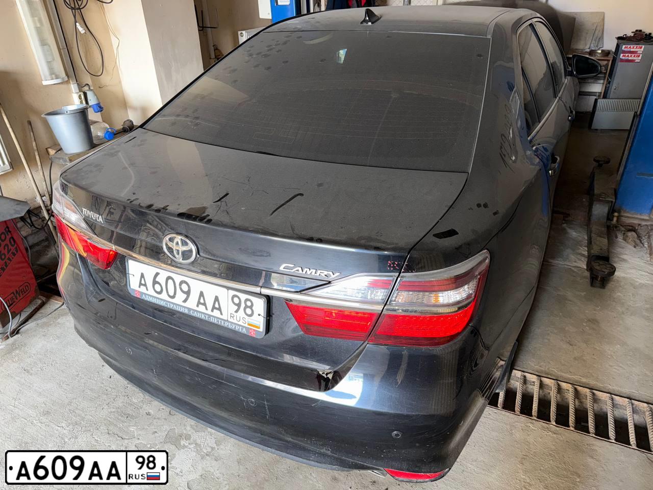 Фото автомобиля TOYOTA CAMRY, 2014 — госномер У059МХ198. Цвет: ЧЕРНЫЙ МЕТАЛЛИК