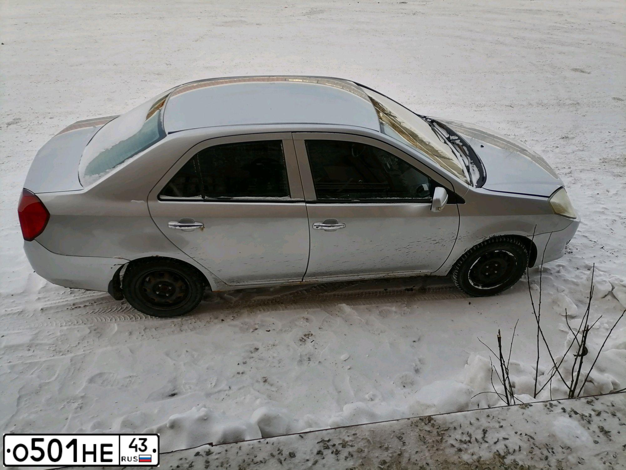 Фото автомобиля GEELY MK, 2010 — госномер В961СК43. Цвет: СЕРЕБРО
