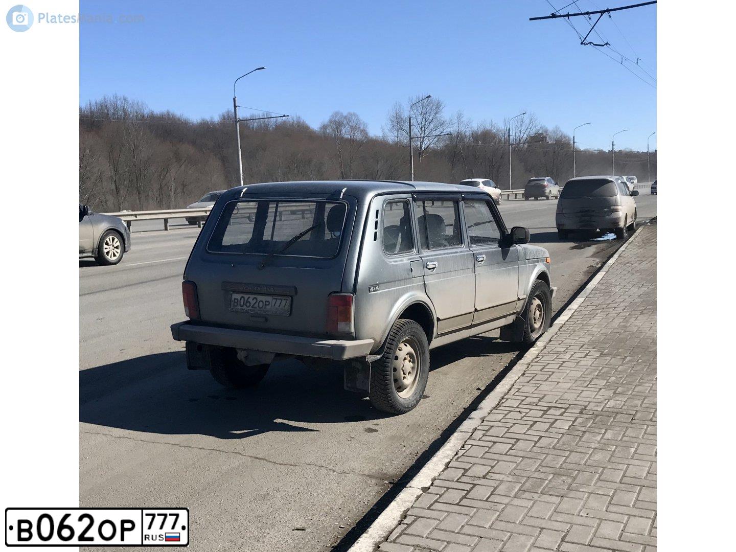 Фото автомобиля LADA 2131 NIVA, 2010 — госномер В062ОР777. Цвет: СРЕДНИЙ СЕРО-ЗЕЛЕНЫЙ МЕТ.
