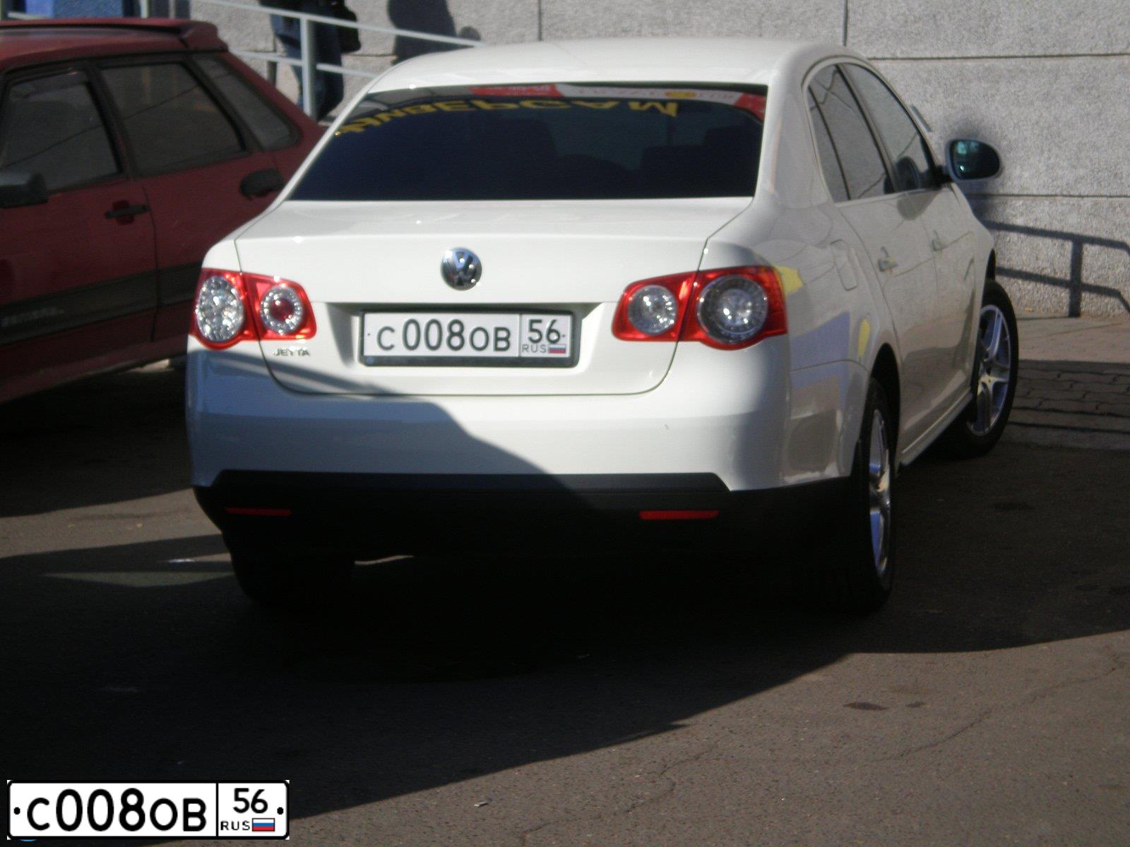 Фото автомобиля VOLKSWAGEN JETTA, 2007 — госномер Т345КУ39. Цвет: Белый