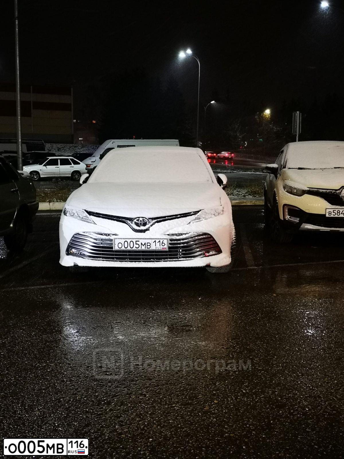 Фото автомобиля MAZDA 3, 2016 — госномер О005МВ116. Цвет: Красный