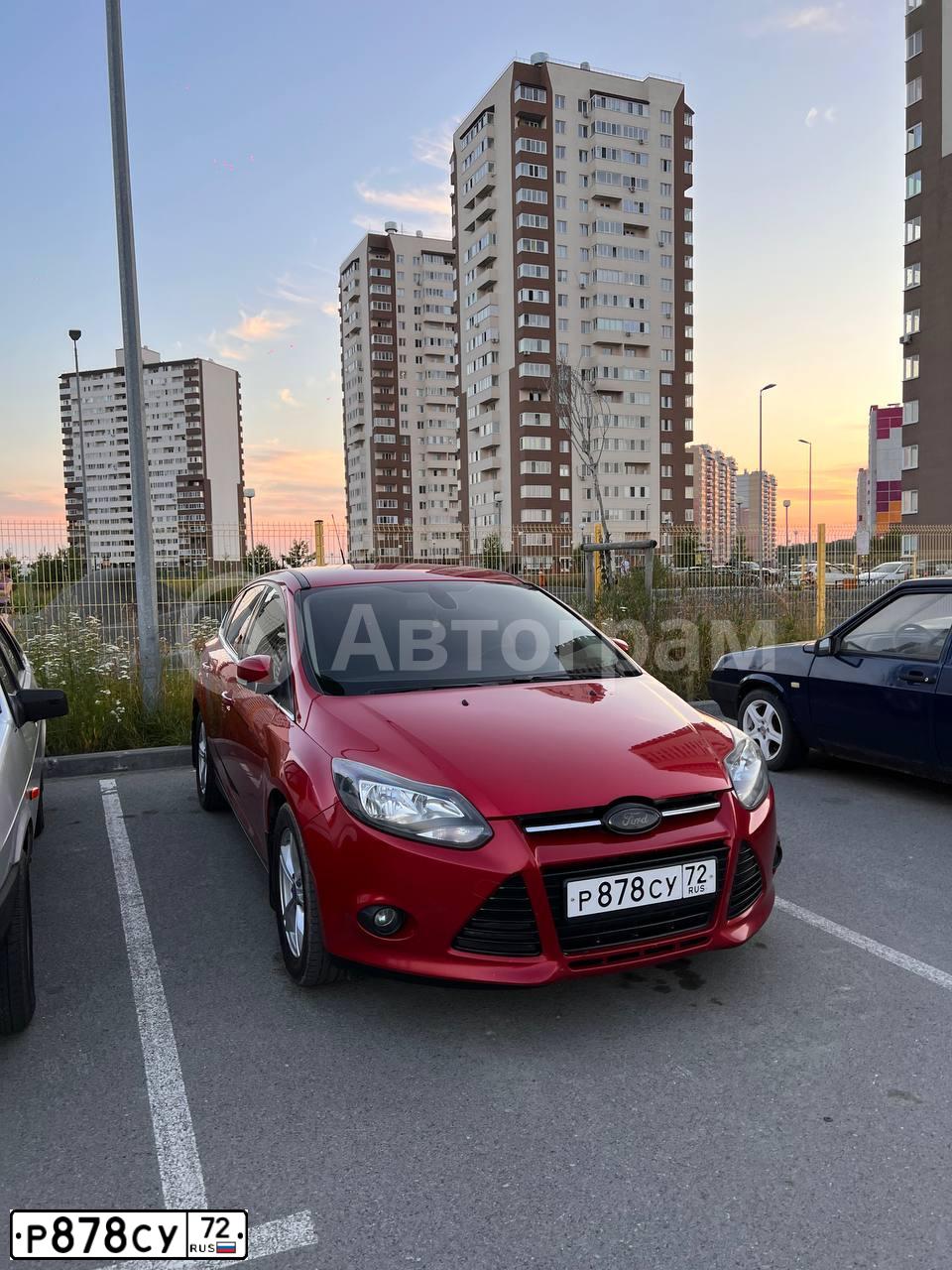 Фото автомобиля FORD FOCUS, 2003 — госномер Х643АМ96. Цвет: СВЕТЛО-СЕРЫЙ