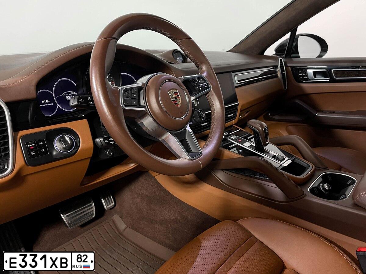 Фото автомобиля PORSCHE CAYENNE GTS, 2021 — госномер Е331ХВ82. Цвет: Коричневый
