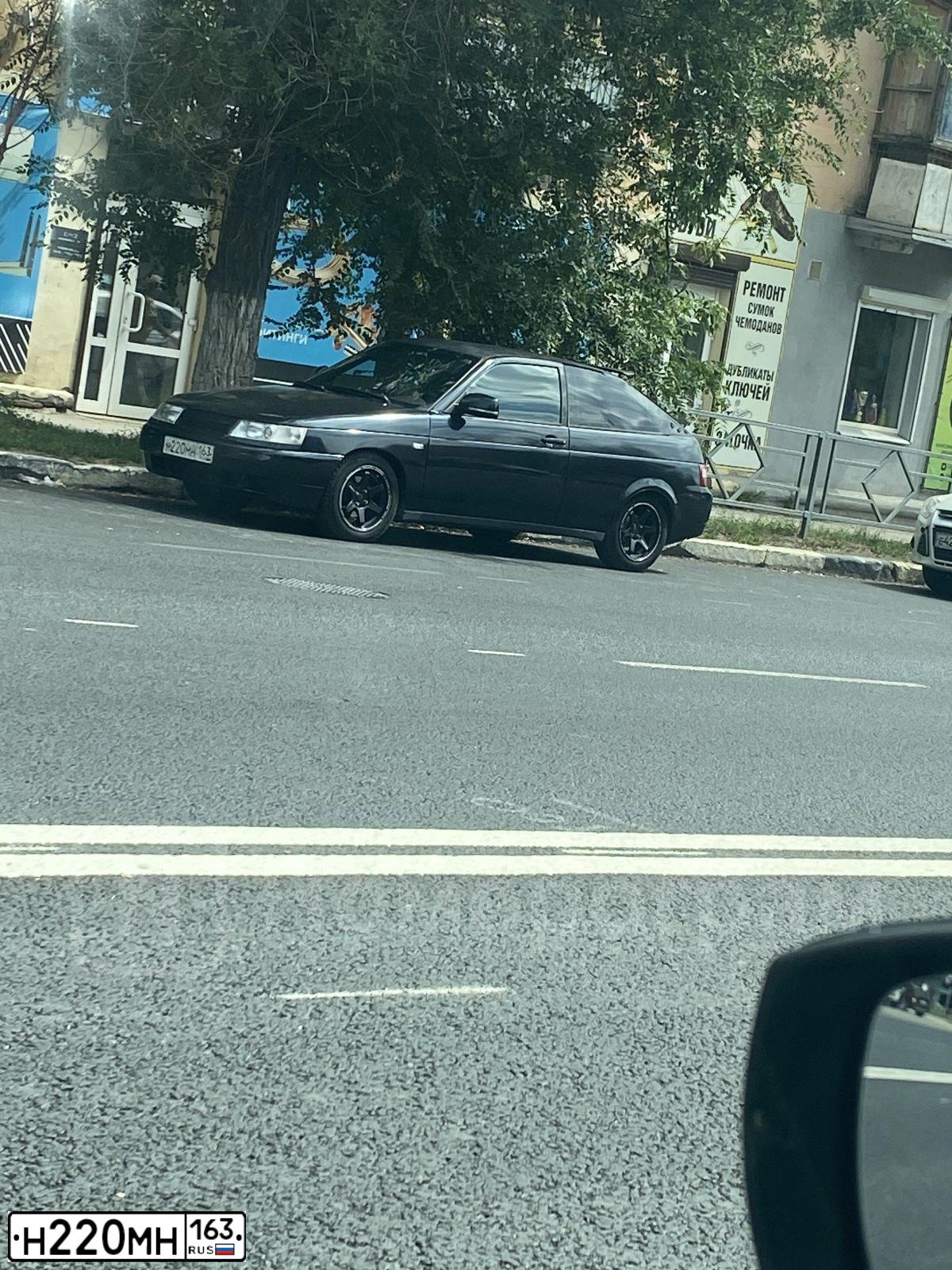 Фото автомобиля LADA 2112, 2008 — госномер Х200ОС763. Цвет: ГРАФИТОВЫЙ МЕТАЛЛИК