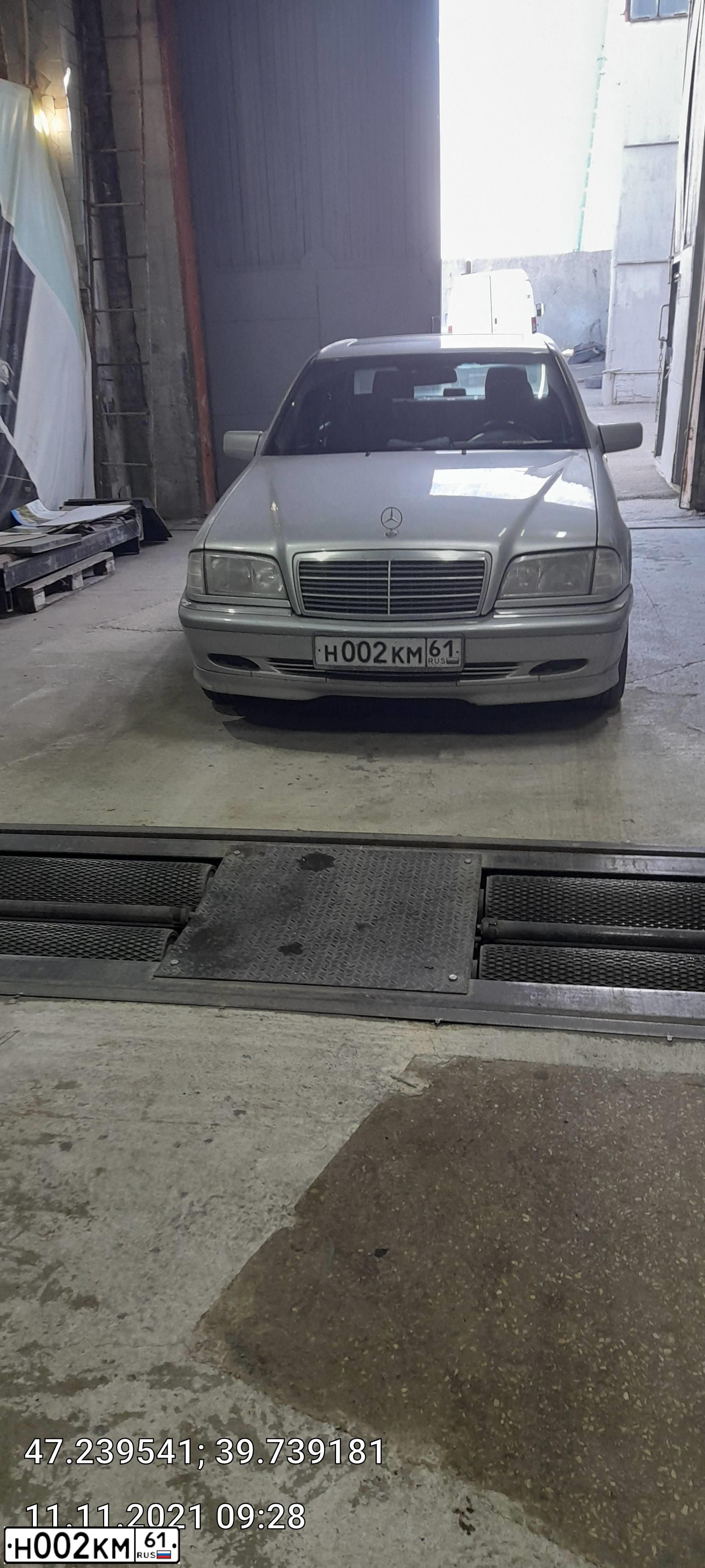 Фото автомобиля MERCEDES C-KLASSE, 2000 — госномер Н002КМ61