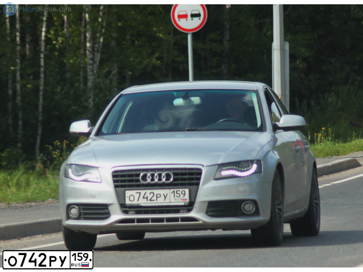 Фото автомобиля AUDI A4, 2009 — госномер К010ВН790. Цвет: Серый