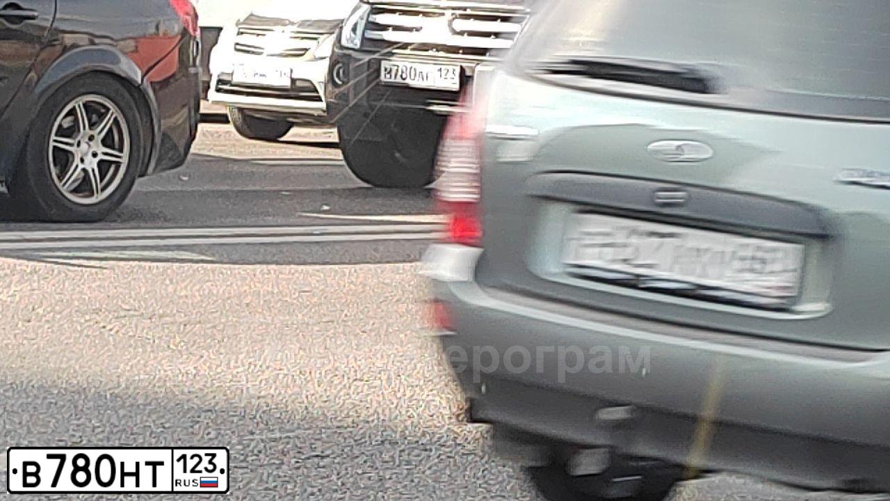 Фото автомобиля TOYOTA CAMRY, 2014 — госномер Т283ТС196. Цвет: Белый