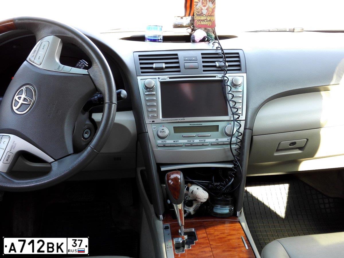 Фото автомобиля TOYOTA CAMRY, 2008 — госномер А502УЕ37. Цвет: Белый