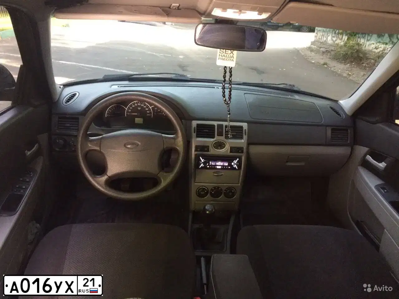 Фото автомобиля LADA 2172 PRIORA, 2011 — госномер У422УМ777. Цвет: ЧЕРНЫЙ