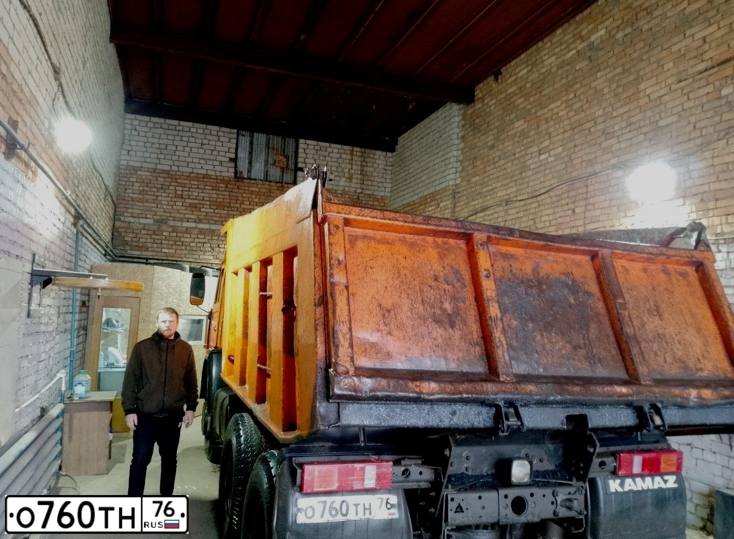 Фото автомобиля KAMAZ 65115 /6X4/, 2007 — госномер О760ТН76. Цвет: Оранжевый