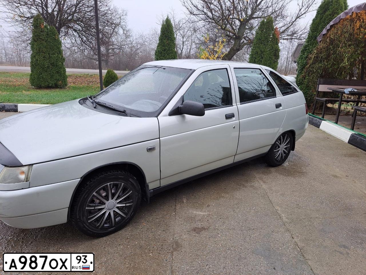 Фото автомобиля VAZ 2112 LADA, 2004 — госномер А987ОХ93. Цвет: СЕРЫЙ