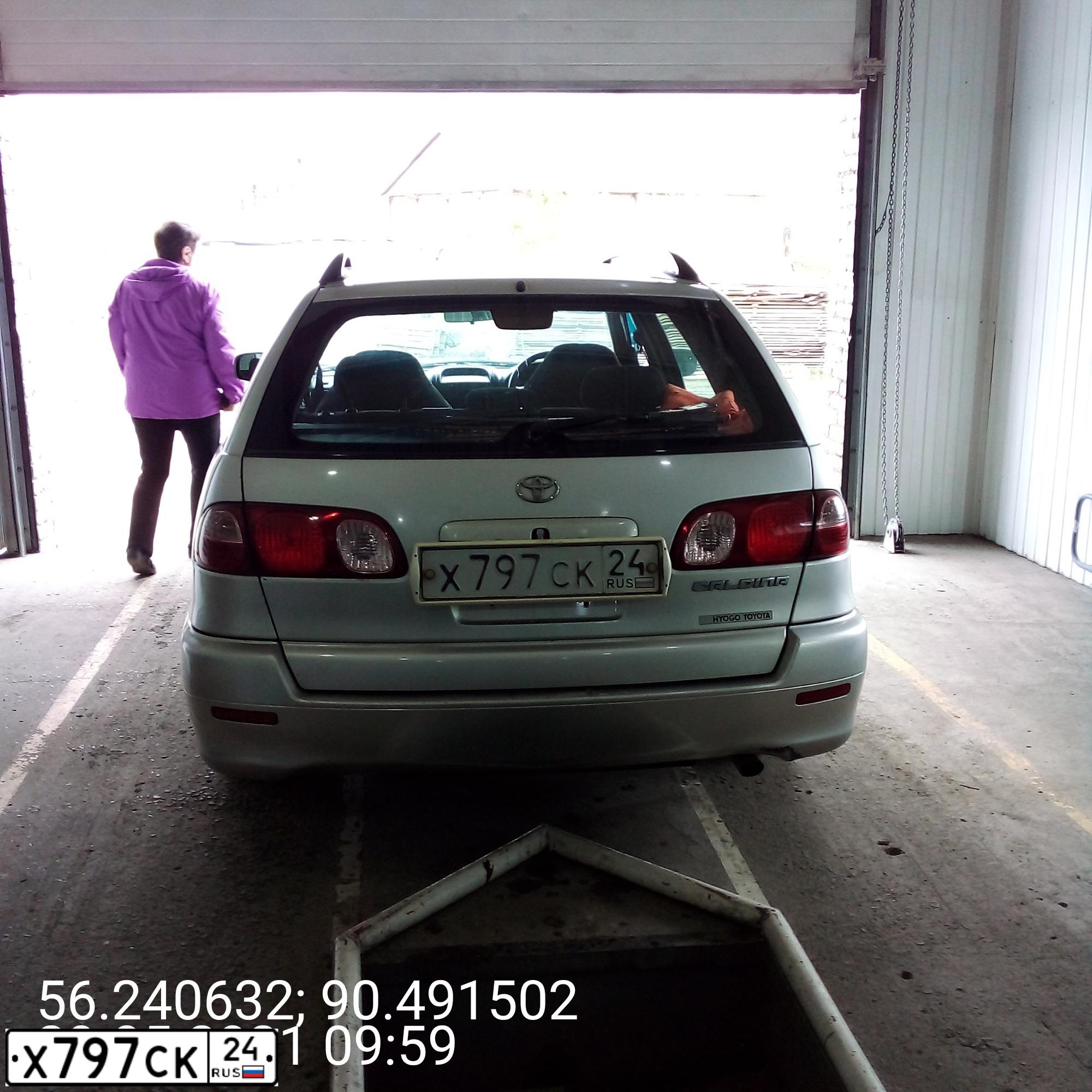 Фото автомобиля TOYOTA CALDINA, 2002 — госномер Х797СК24