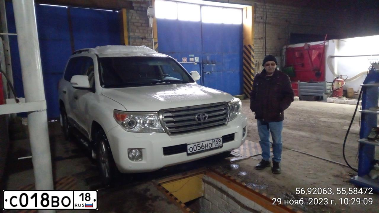 Фото автомобиля NISSAN X-TRAIL, 2011 — госномер С018ВО18. Цвет: ЧЕРНЫЙ