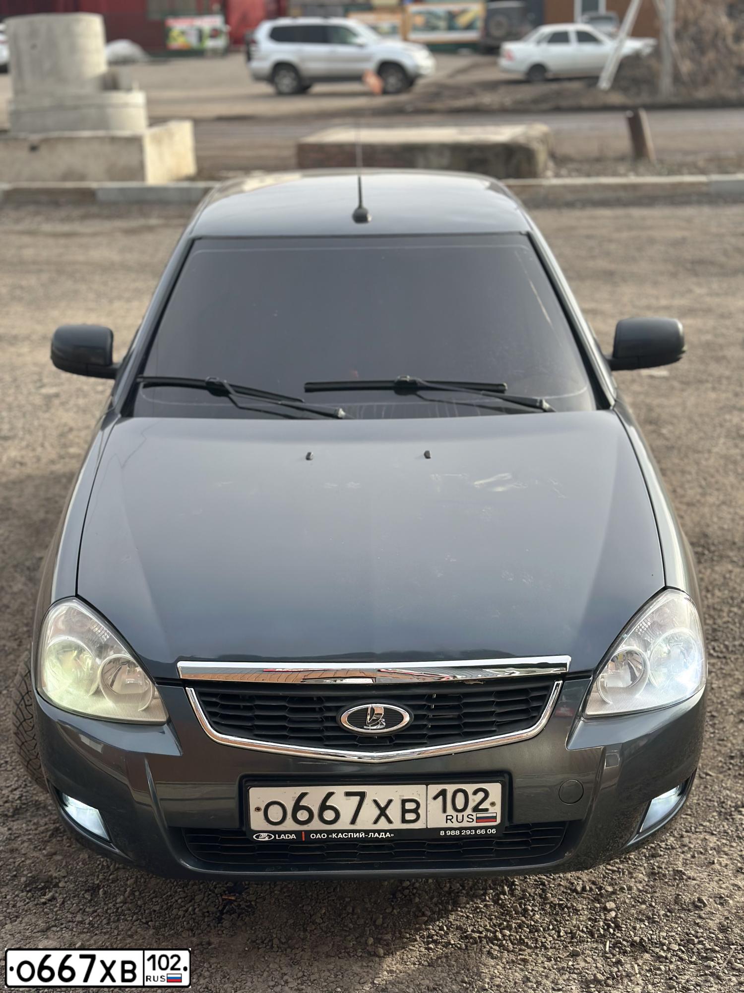 Фото автомобиля LADA 2170 PRIORA, 2013 — госномер О667ХВ102. Цвет: серебристо-темно-серый