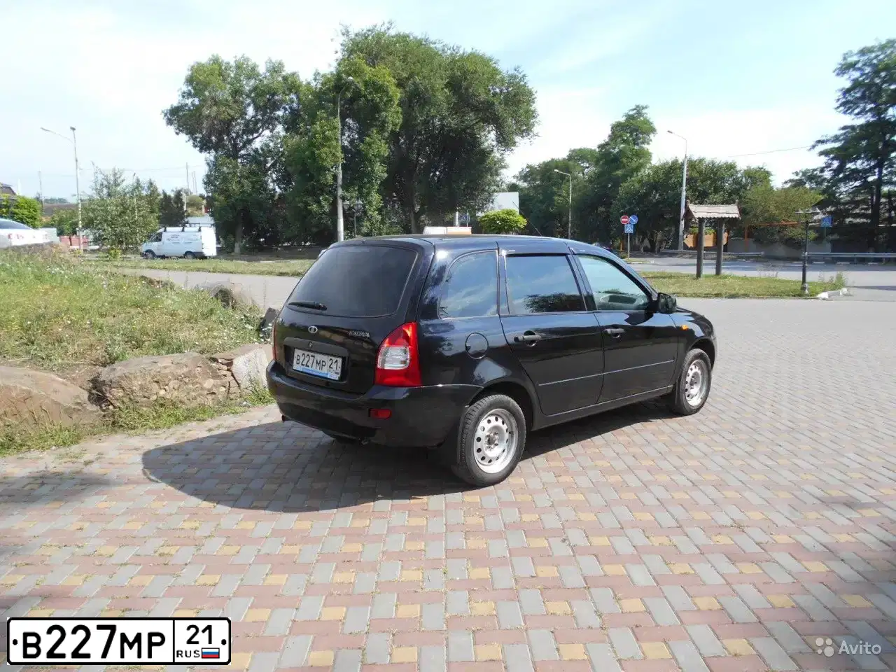 Фото автомобиля LADA 1117 KALINA, 2011 — госномер М472ВО181. Цвет: Сине-Черный