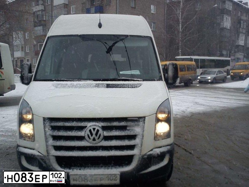 Фото автомобиля VOLKSWAGEN CRAFTER, 2012 — госномер Н083ЕР102. Цвет: СЕРО-БЕЛЫЙ