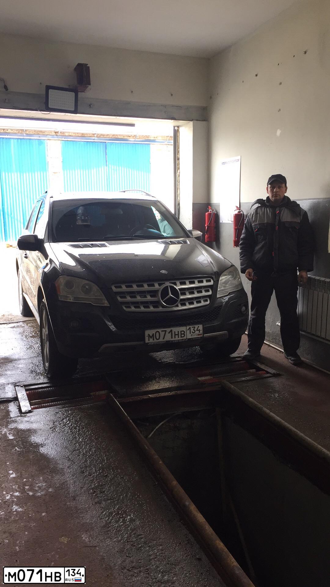 Фото автомобиля MERCEDES M-KLASSE, 2010 — госномер В793АС977. Цвет: ЧЕРНЫЙ