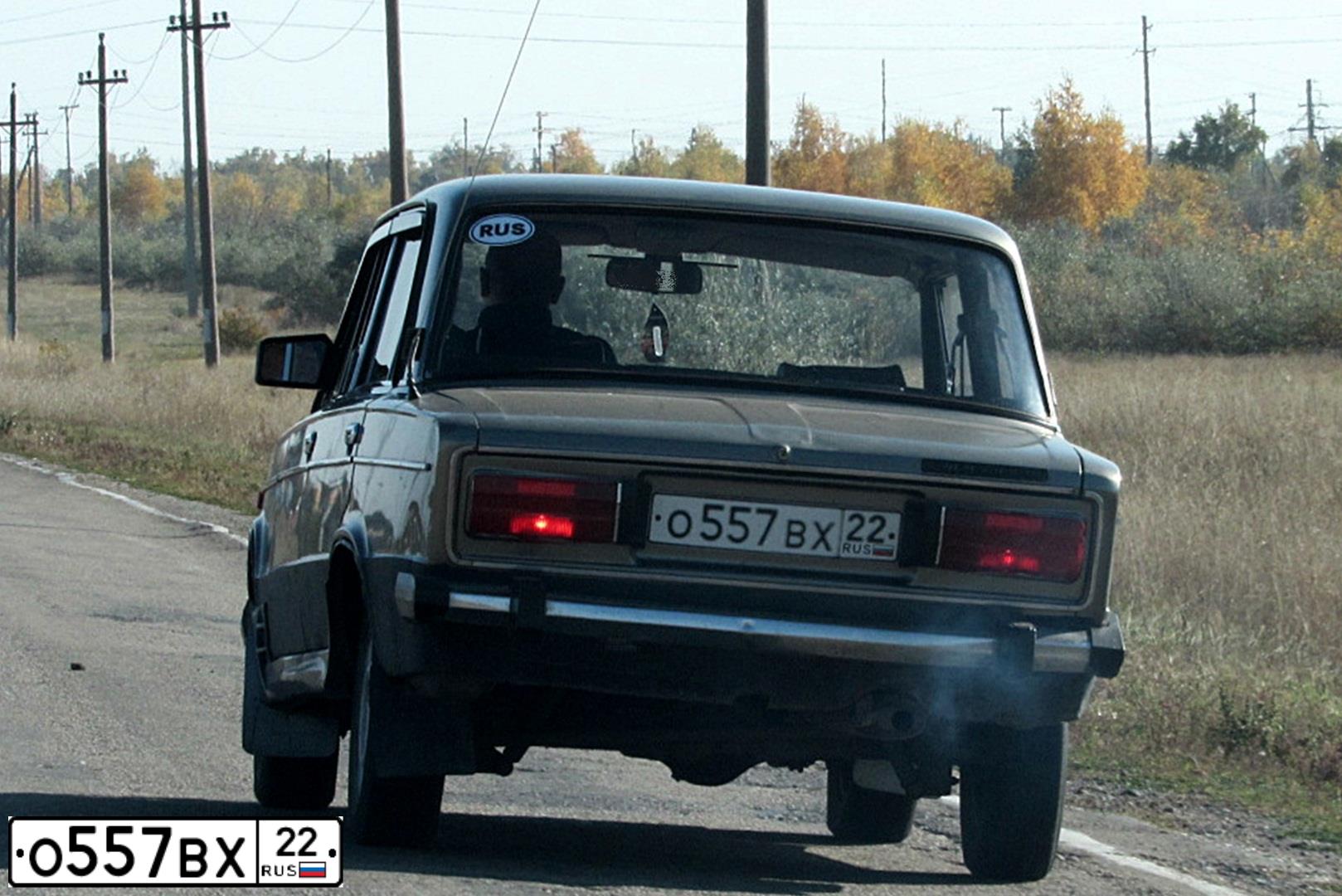 Фото автомобиля LADA 2106, 1998 — госномер О557ВХ22. Цвет: СЕРЕБРИСТЫЙ СЕРО-ЗЕЛЕНЫЙ