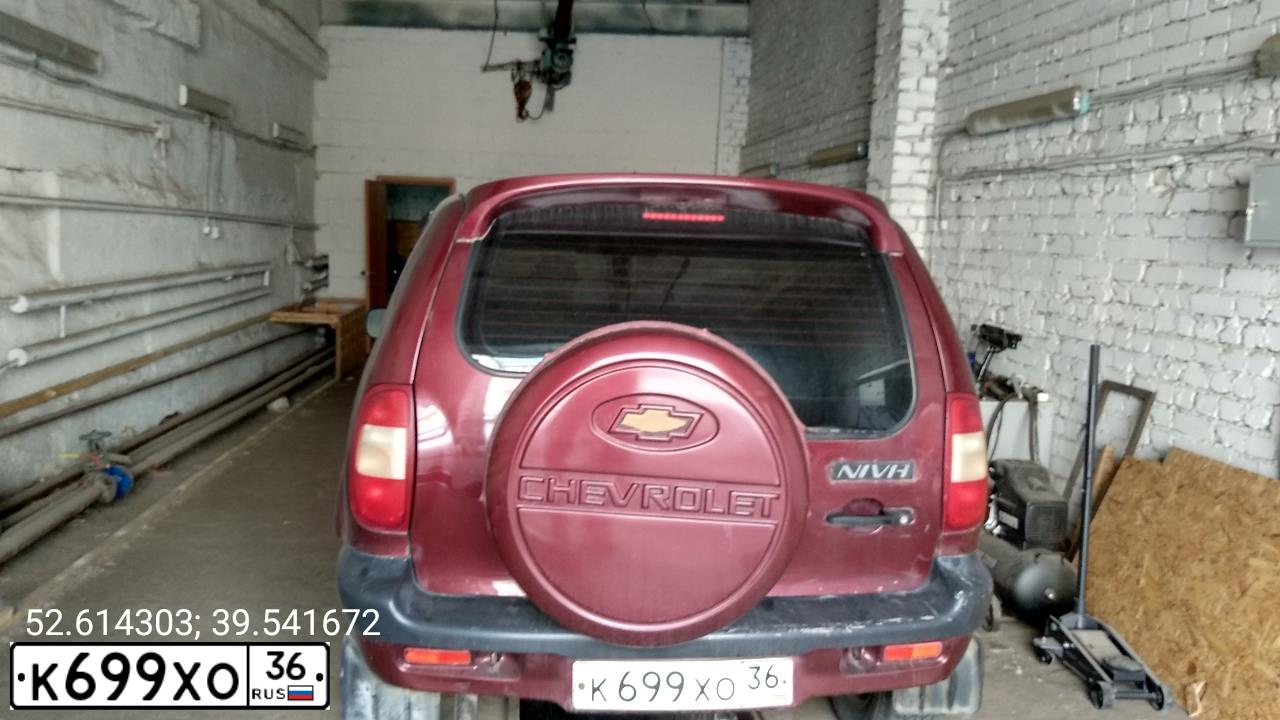 Фото автомобиля CHEVROLET NIVA, 2004 — госномер Н912НН36. Цвет: СЕРЕБР.ЯРК.КРАС