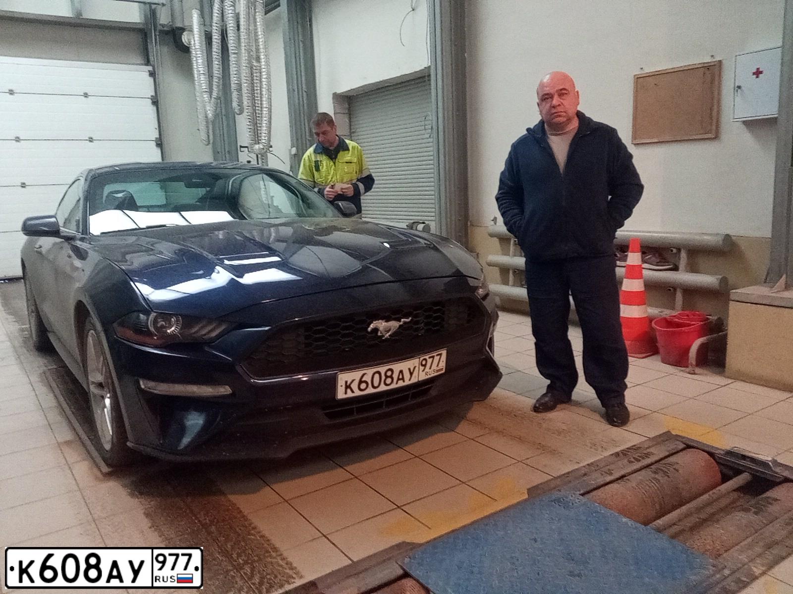 Фото автомобиля FORD MUSTANG, 2020 — госномер К586АО550. Цвет: синий