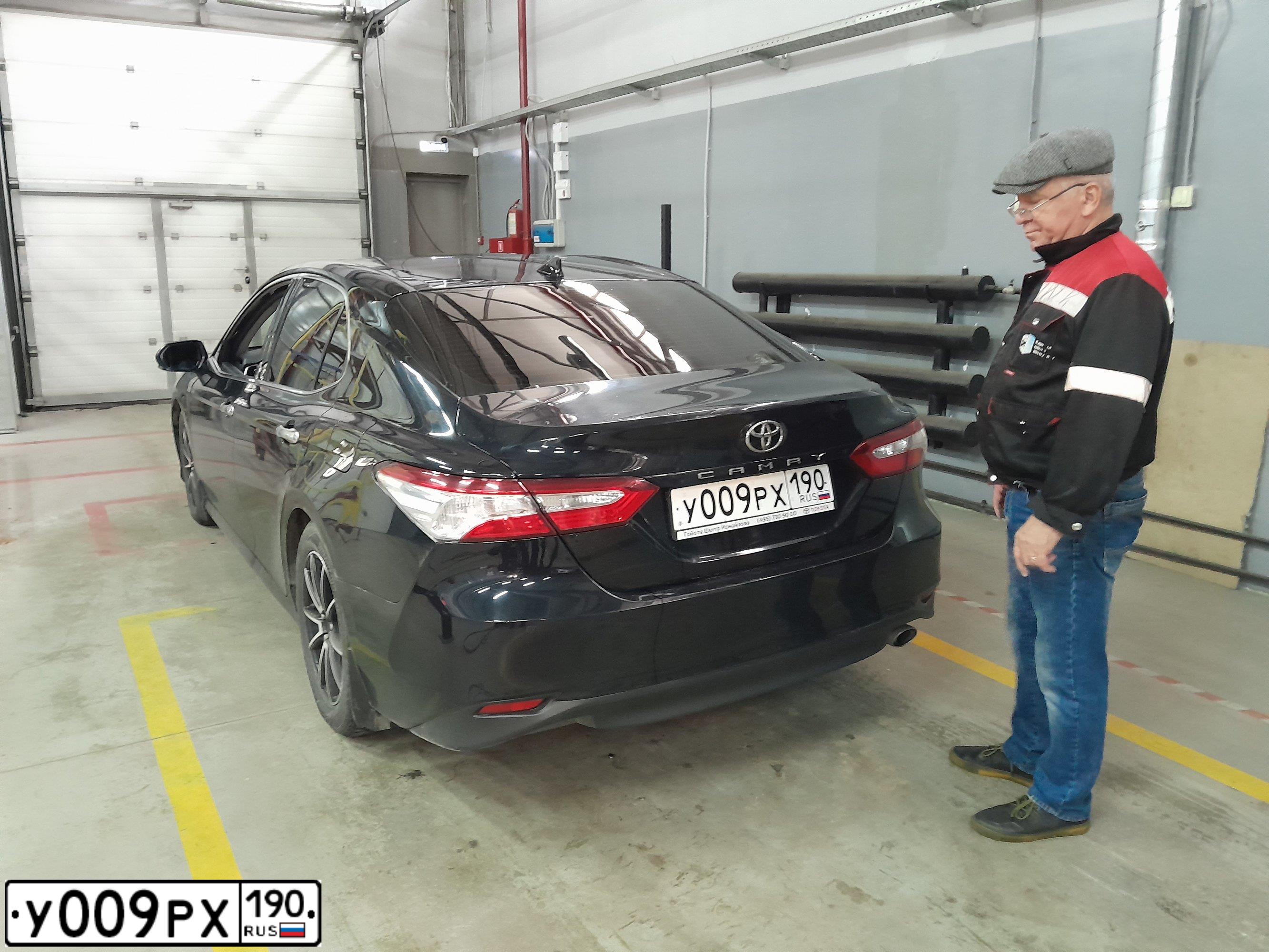 Фото автомобиля TOYOTA CAMRY, 2010 — госномер Р677СА790. Цвет: ЧЕРНЫЙ