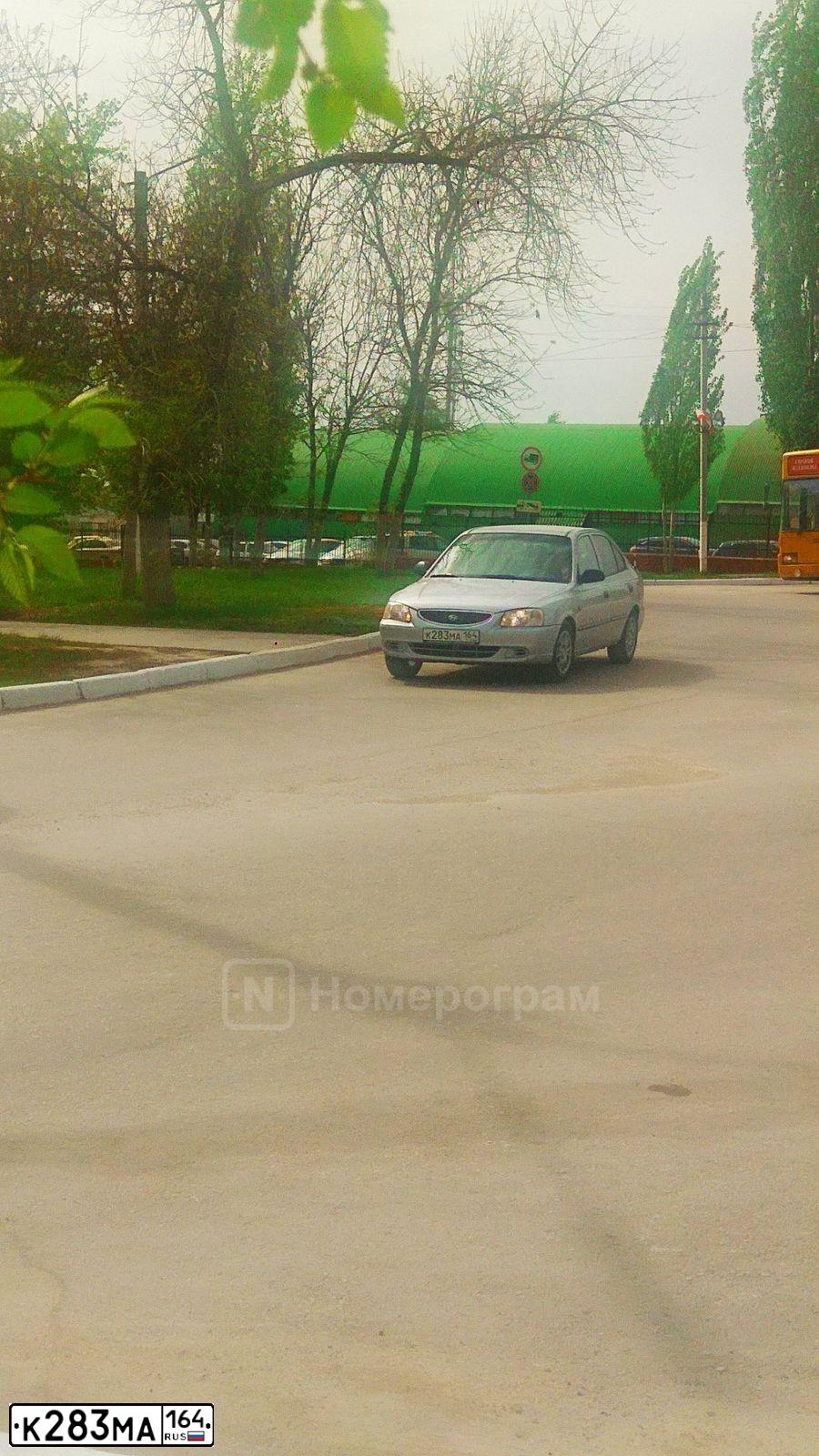 Фото автомобиля TAGAZ ACCENT, 2005 — госномер О484АА64. Цвет: СЕРЕБРИСТЫЙ
