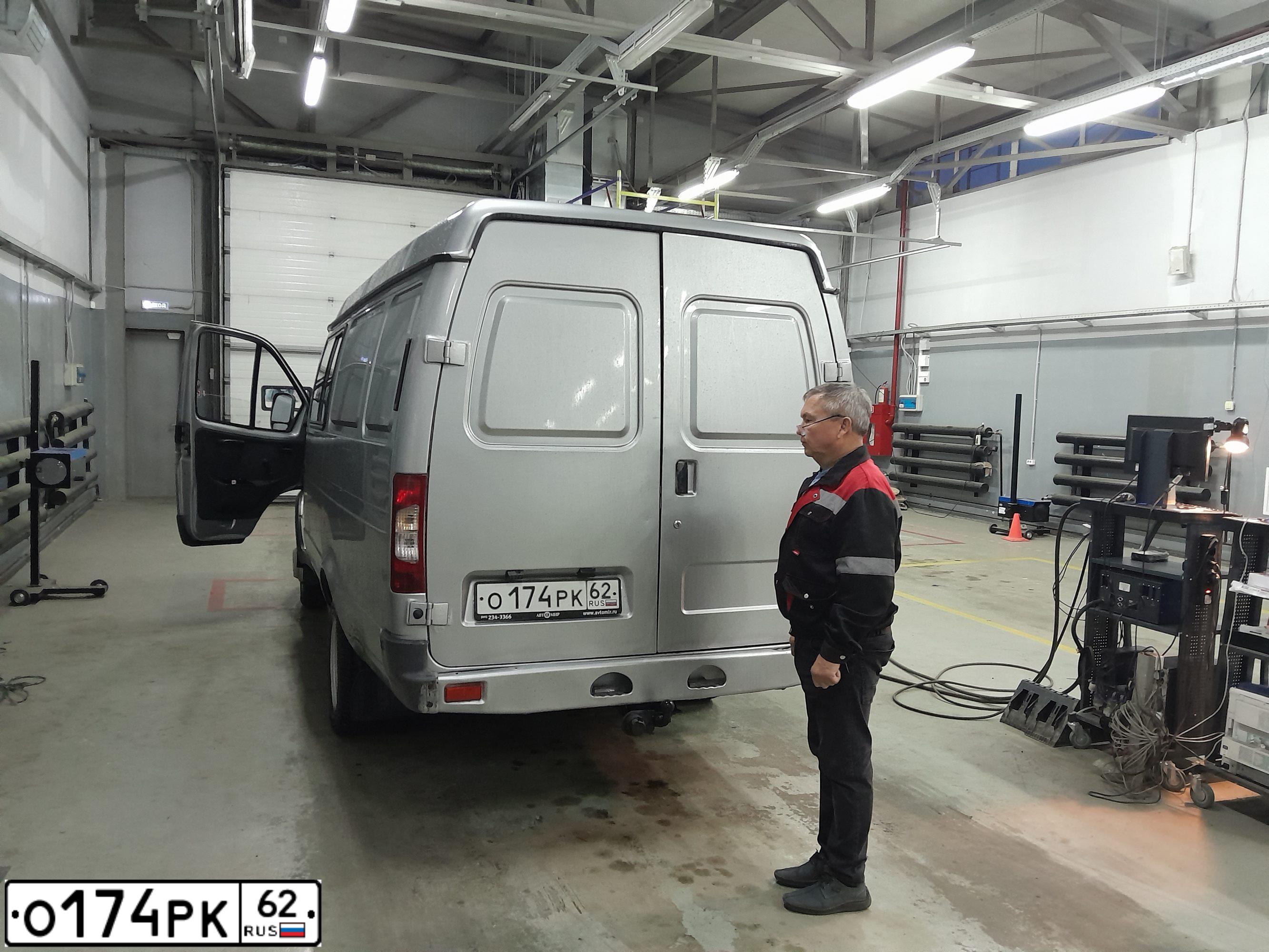 Фото автомобиля ГАЗ 2705, 2011 — госномер Р398НЕ68. Цвет: Серебристый