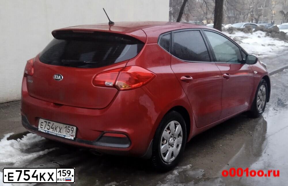 Фото автомобиля KIA JD (CEE`D), 2013 — госномер С395РК716. Цвет: Красный