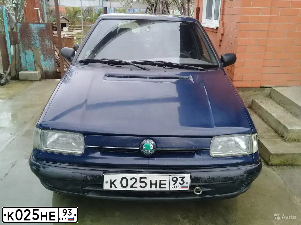 Фото автомобиля SKODA FELICIA, 1997 — госномер Р366СТ77. Цвет: ТЕМНО-СИНИЙ