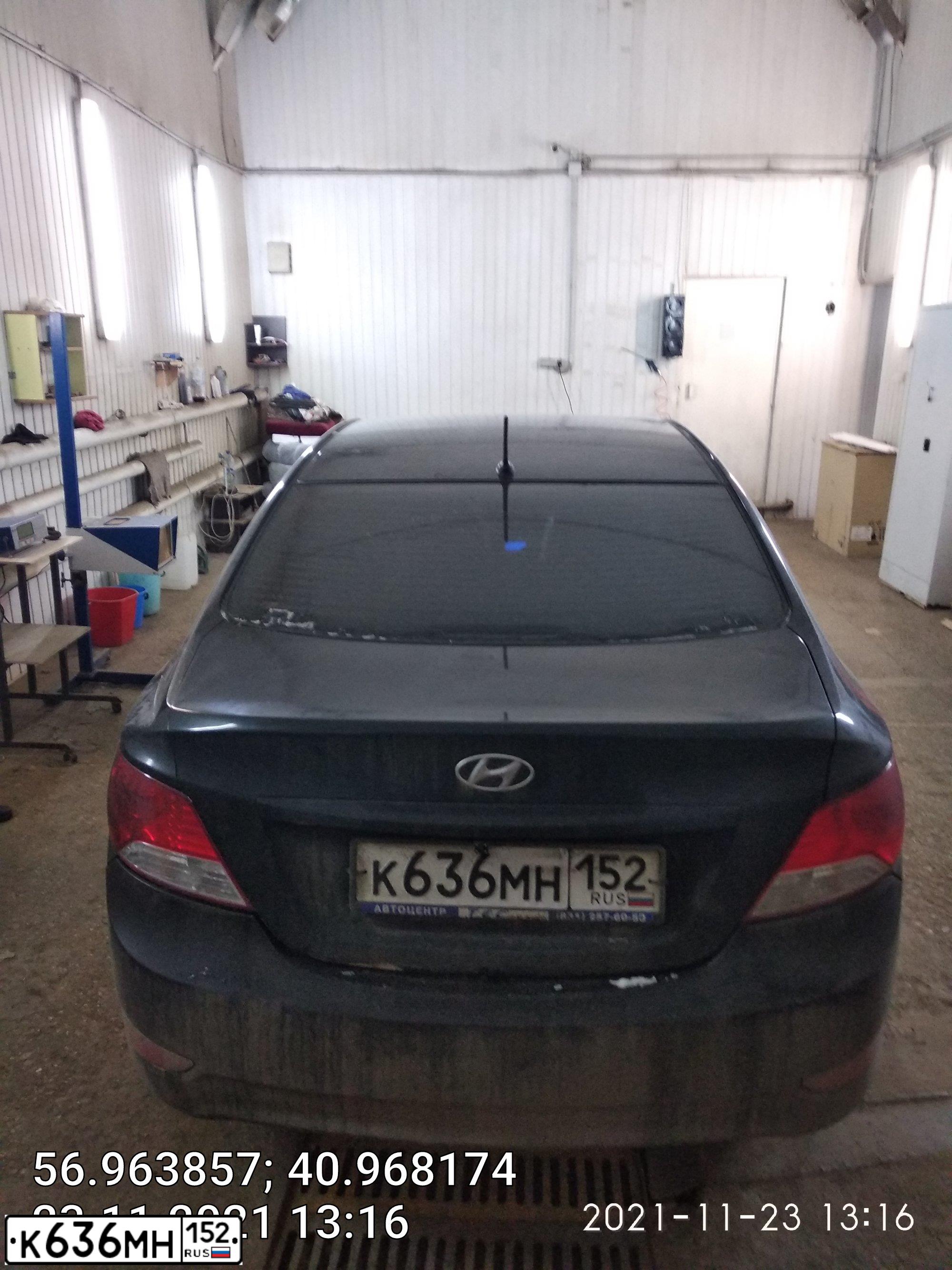 Фото автомобиля HYUNDAI SOLARIS, 2012 — госномер К636МН152. Цвет: ЧЕРНЫЙ