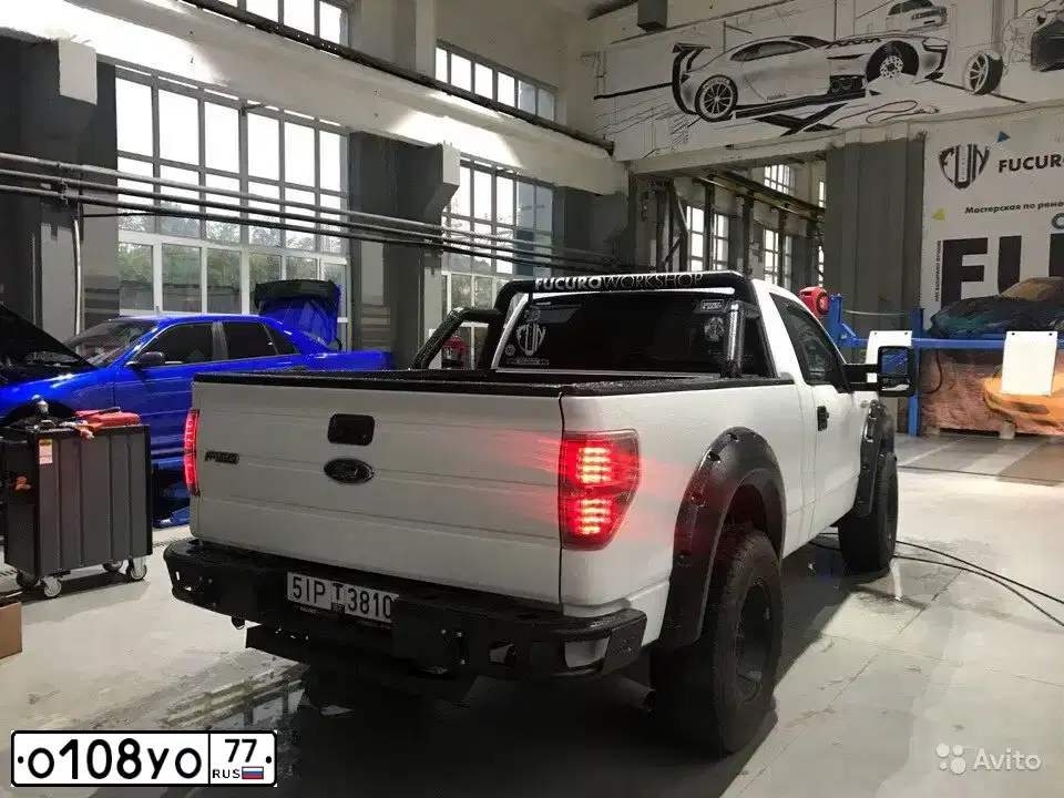 Фото автомобиля FORD F-SERIE, 2010 — госномер О108УО77. Цвет: ЧЕРНЫЙ