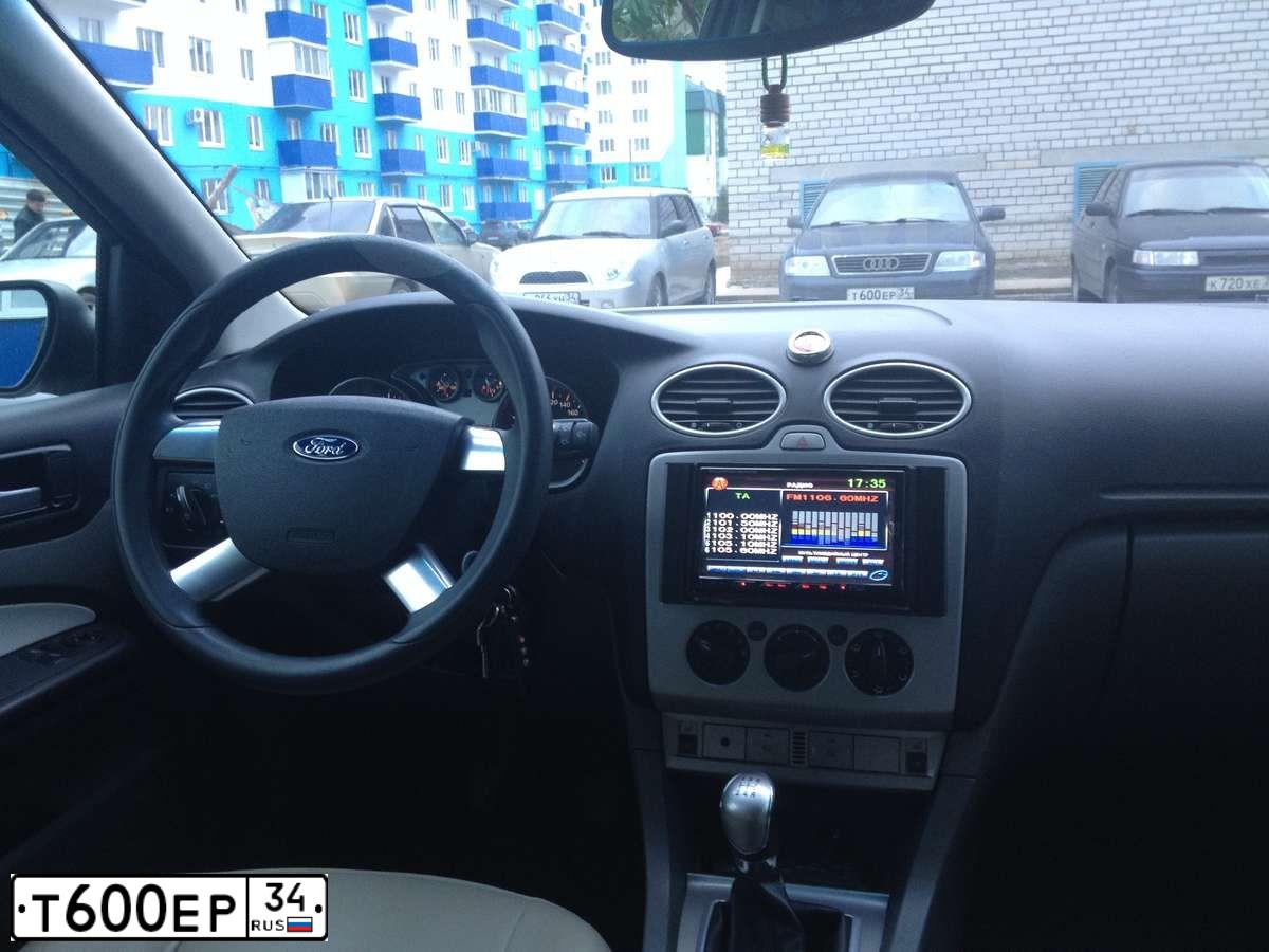 Фото автомобиля FORD KUGA, 2011 — госномер У732МР76. Цвет: ОРАНЖЕВО-КРАСНЫЙ