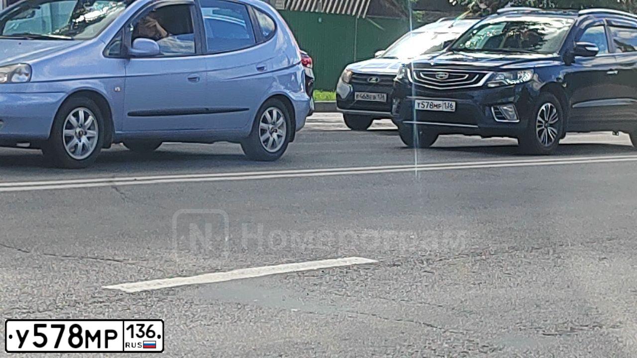 Фото автомобиля MITSUBISHI PAJERO, 2004 — госномер К333ТР86. Цвет: ЧЕРНЫЙ