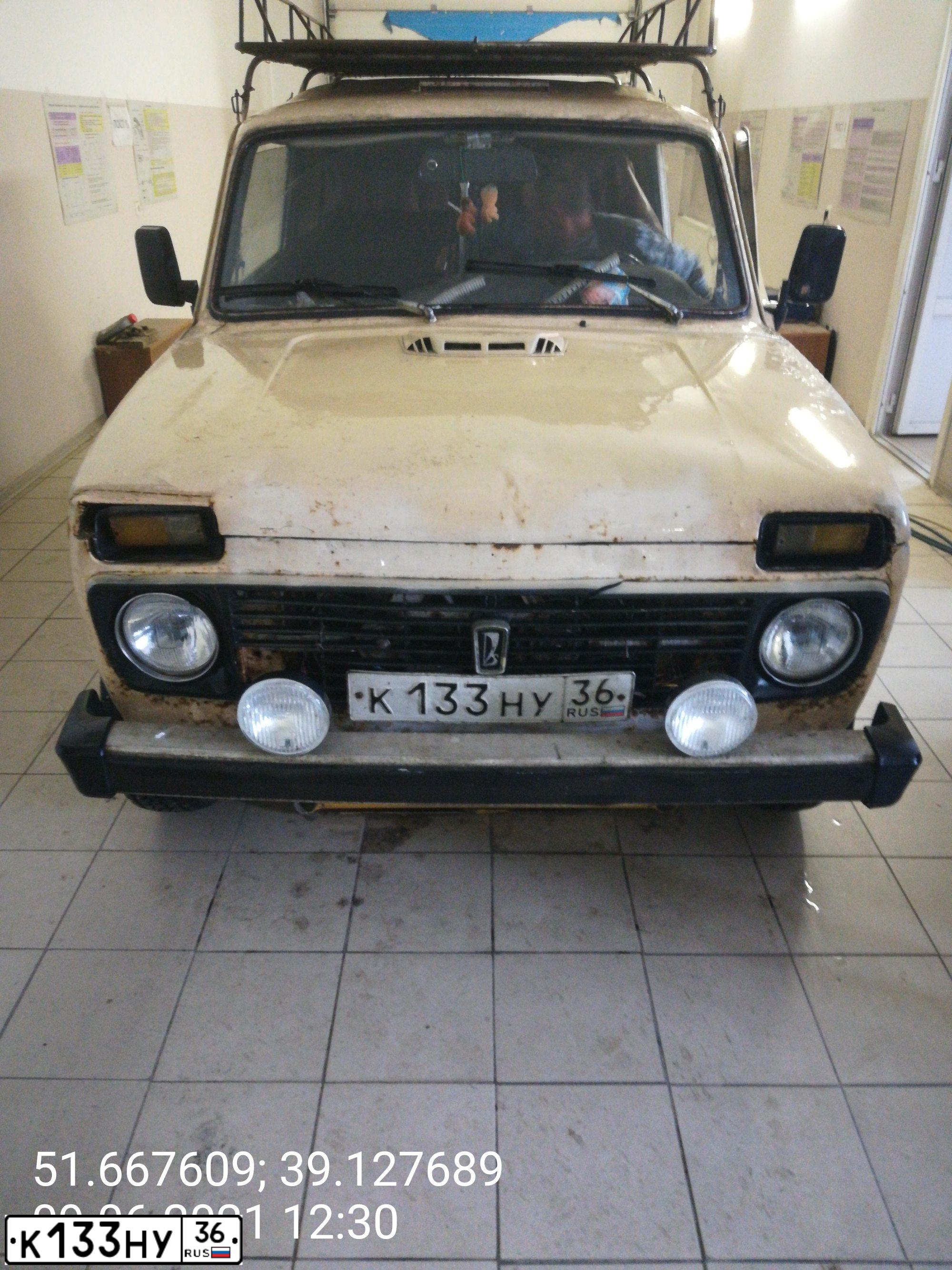 Фото автомобиля LADA 2121 NIVA, 1997 — госномер К133НУ36. Цвет: СВЕТЛО-БЕЖЕВЫЙ