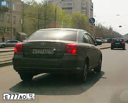 Фото автомобиля HYUNDAI SOLARIS, 2019 — госномер Е777АО12. Цвет: Серый