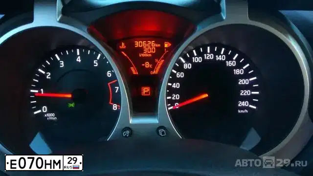 Фото автомобиля SUZUKI GRAND VITARA, 2006 — госномер Е070НМ29. Цвет: СЕРЫЙ