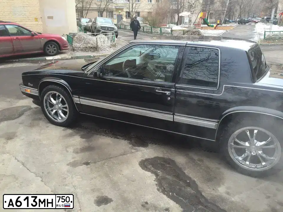 Фото автомобиля CADILLAC ELDORADO, 1989 — госномер А613МН750. Цвет: ЧЕРНЫЙ